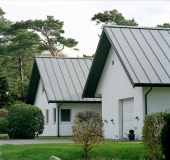 Každý majitel domku, chaty či chalupy bude s velkou pravděpodobností v průběhu svého života řešit obnovu střechy.