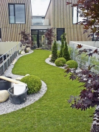 Zahradní architekt také poradí, jak správně pečovat o travnaté plochy před domem
