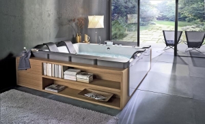 Baterie pětiotvorová Rettangolo T (Gessi) k instalaci do okraje vany s napouštěním kaskádou, chrom, cena 60 268 Kč, KOZÁK BATH &amp; INTERIOR.