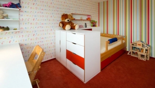 Nábytek, podlaha, osvětlení do dětského pokoje