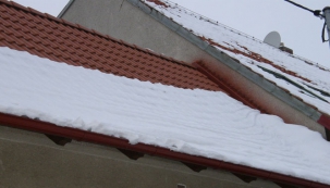 Jak zvládnout sníh na střeše?