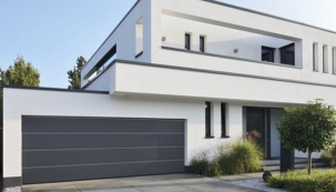 Designové drážky vrat umocní moderní vzhled domu