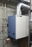 Tepelné čerpadlo Sanden EcoCute pro přípravu TV (systém vzduch/voda) dokáže i při venkovní teplotě –15 °C dodávat výstupní teplotu 65 °C. Celkové náklady do 150 000 Kč (IVT).
