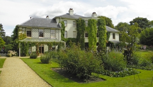Dům a zahrada, kde proslulý Charles Darwin a jeho rodina žili skoro 40 let, je nyní pod ochranou společnosti English Heritage, která se zasloužila o celkovou rekonstrukci.