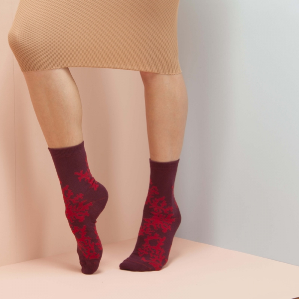 Designové ponožky z funkčního kusu oděvu.