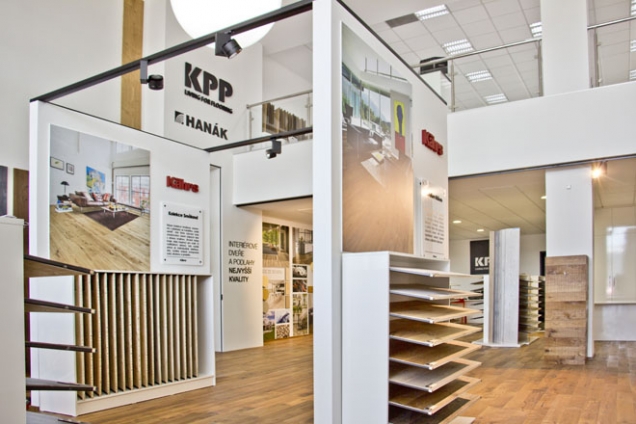 Nový showroom společnosti Kratochvíl parket profi v Praze Čestlicích nabízí podlahy s příběhem, inspiruje návštěvníky skandinávskou čistotou či minimalistickým stylem a oslovuje hned několik jejich smyslů najednou...