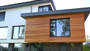 Okna PROGRESS s integrovanou stínicí technikou jsou vhodná pro nízkoenergetické a pasivní domy. Na fotografii okno PROGRESS ALU SCREEN (Zdroj: DAFE-PLAST)