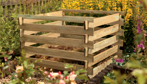 Ideální pro středně velké až velké zahrady je lehce smontovatelný, otevřený stavebnicový kompostér ze dřeva. (Zdroj: Hornbach)