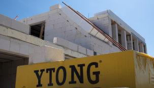 Masivní střecha Ytong Komfort nejen že udrží teplotu i v tropických vedrech, ale také díky ní  vyhovíte zpřísňujícím se požadavkům na snížení energetického standardu budov. (Zdroj: Xella)