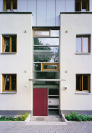 Bytový dům s okenními a dveřními PVC profily Arcade (Zdroj: Deceuninck)