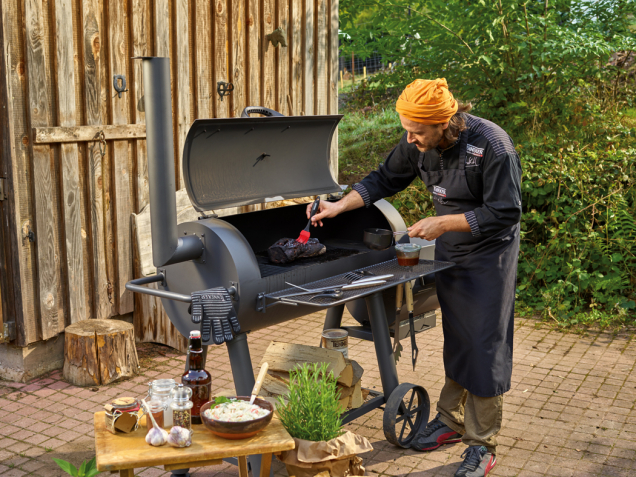 Gril Tennerker TC Smoker (Zdroj: Hornbach)