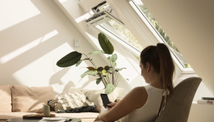 Moderní technologicky vylepšená střešní okna VELUX s izolačním trojsklem zajišťují i dostatečný tepelný komfort jak v létě, tak v zimě