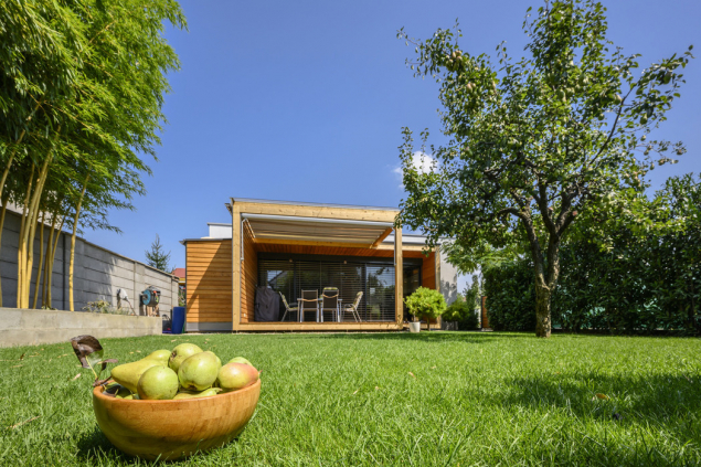 Příjemný a nenápadný bungalov vyjadřuje touhu majitelů po jednoduchosti a přírodě