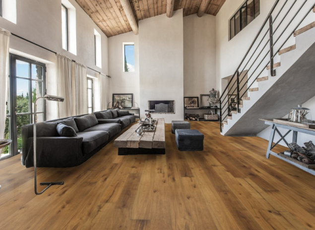 Dřevěná podlaha Kährs v obývacím pokoji - přírodní (zdroj: KPP)