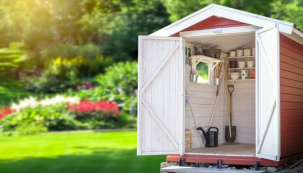 Zahradní domek je ideální pro uskladnění kola, zahradního nábytku, sekačky a nářadí před nepříznivým počasím (zdroj: iStock)