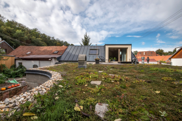 Rekonstrukce rodinného domu v bývalé dělnické kolonii (foto: Pavel Barták, Kamkabinet)