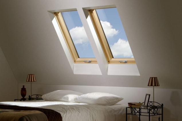 Střešní okna přivádějí do interiéru dvakrát víc denního světla než fasádní (zdroj: Hornbach)