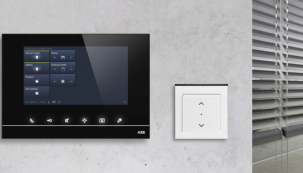 V chytré domácnosti lze světla, žaluzie, spotřebiče a další ovládat multifunčním dotykovým panelem nebo standardarními vypínači - ABB-free@home