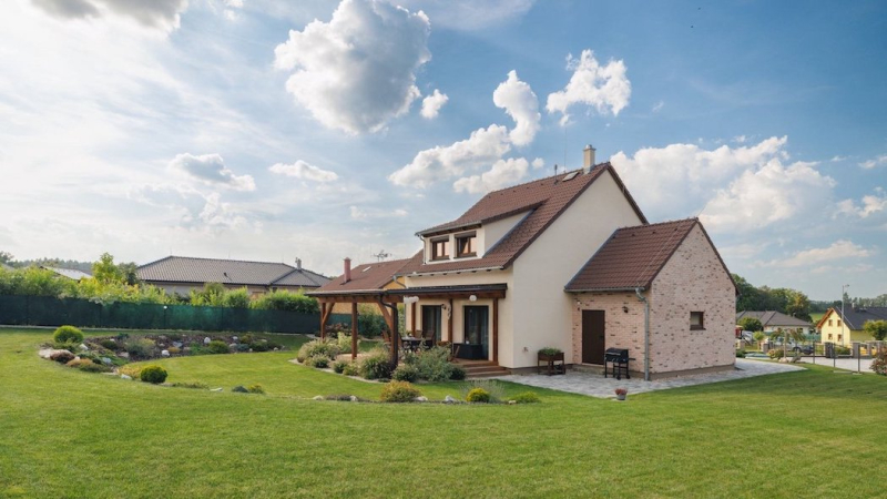 Realizace fasády s materiály Baumit (zdroj: RD RÝMAŘOV s.r.o.)