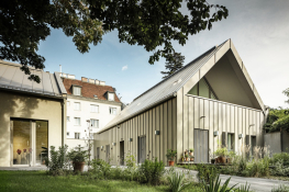 Comploj: Produktivita vs. inovativní architektura