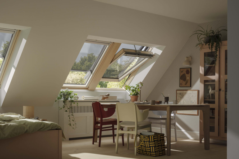 Cenově dostupná střešní okna VELUX s integrovaným motorem