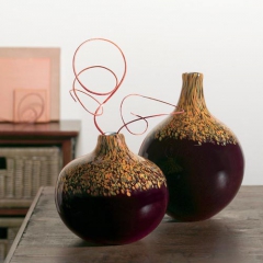 Keramické vázy Equator (Leonardo), výška 28 cm, cena 1 600 Kč, výška 38 cm, cena 2 400 Kč, HOME ART.