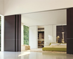 Postel Clip (design Patricia Urquiola, Molteni), různé barevné i materiálové provedení, cena od 99 000 Kč, posuvné dveře Glide (design Rodolfo Dordoni, Molteni), různé barvy i materiály, cena od 149 000 Kč, NOBIS STUDIO. Postel Clip (design Patricia Urquiola, Molteni), různé barevné i materiálové provedení, cena od 99 000 Kč, posuvné dveře Glide (design Rodolfo Dordoni, Molteni), různé barvy i materiály, cena od 149 000 Kč, NOBIS STUDIO.