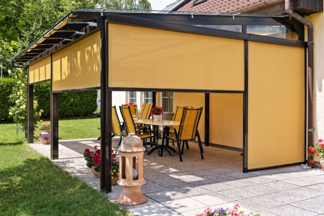 Pergola ze screenových clon Minirol Lockscreen, www.minirol.cz