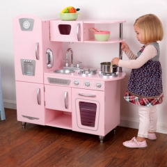Kuchyňka Pink Vintage (KidKraft), 77 x 33 x 95 cm, cena 4 799 Kč, www.dvedeti.cz