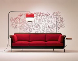 Late sofa, design Ronan & Erwan Bouroullecovi pro Vitru (830 x 2 540 x 885 cm, 3 sedadla), potah látka nebo kůže, cena v kůži od 170 000 Kč, (VITRA KONCEPT)
