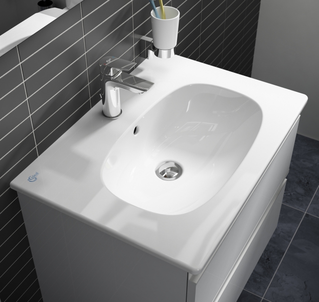 Kolekce TESI nabízí nejrůznější možnosti a varianty řešení jak pro klasické rodinné koupelny, tak pro samostatné toalety nebo menší koupelny k ložnicím apod. (Ideal Standard) Kolekce TESI nabízí nejrůznější možnosti a varianty řešení jak pro klasické rodinné koupelny, tak pro samostatné toalety nebo menší koupelny k ložnicím apod. (Ideal Standard)