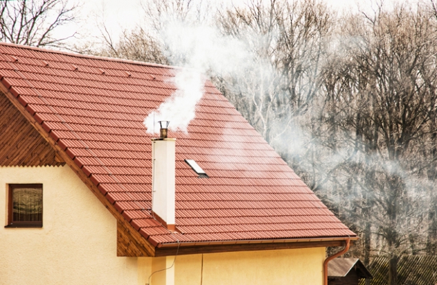 Pojistný (rezervní) komín je určen pro odvod spalin lokálních spotřebičů na pevné palivo v krizových případech, kdy nelze zajistit topení jiným způsobem.