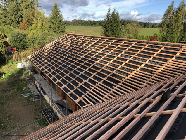 Pokud se rozhodujete pro realizaci střechy a výběr vhodných materiálů, konkrétně pojistné hydroizolace, neměli byste v žádném případě výběr a nákup podcenit. (Zdroj: Dörken)