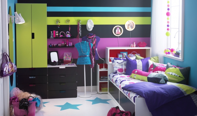 Ideální na pověšení svršků, šperků či kabelek malé slečny je stojan na šaty Näpen v podobě krejčovské panny, ocelový rám/potah 100% polyester, cena 479 Kč, www.ikea.cz