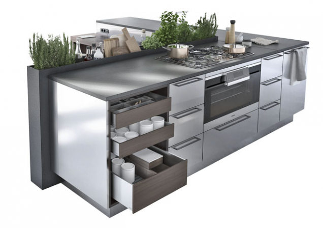Kuchyňský ostrůvek z kolekce Urban SieMatic je vybaven truhlíky na byliny. Jejich zeleň se krásně doplňuje se zemitými a neutrálními matnými laky, dřevem, dřevodekory a hliníkem (SIEMATIC) 
