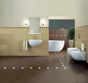 Kolekce Septfontaines od Villeroy and Boch: obklad 30 x 60 cm, cena 1 479 Kč/metr čtvereční, bordura 5 x 30 cm z téže kolekce, cena 310 Kč/kus. Dlažba a obklad za vanou 30 x 30 cm, cena 1 399 Kč/metr čtvereční. Dlažba Light tile (v bílé, modré a žluté), cena 3 818 Kč/ks (KREINER EXKLUSIV)