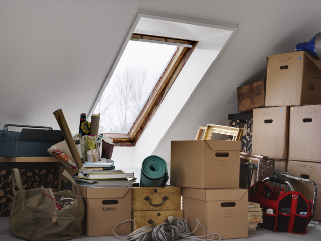 Více oken přináší více života – s novými střešními okny VELUX získáte nejen více denního světla, ale i dostatek čerstvého vzduchu. Nyní navíc můžete střešní okna VELUX pořídit výhodněji díky dotaci 1000 Kč na každé vyměněné střešní okno s trojsklem. Více na www.vicesvetla.cz. Akce platí pouze do 30. dubna! (Zdroj: VELUX)