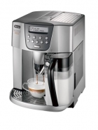 Automatický přístroj na espresso ESAM 4500, 15 barů, zabudovaný mlýnek, digitální displej v českém jazyce, šlehání mléka přímo v přístroji, možnost použití i mleté kávy, nahřívač šálků, cena 26 990 Kč, DELONGHI