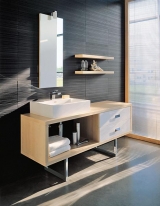 Umyvadlová a toaletní skříňka Open (LAUFEN) v provedení javor, cena 37 054 Kč, LAUFEN BATHROOM