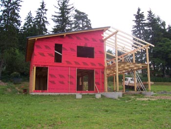 Po zbudování hlavní části Zdenčina domu následovala konstrukce přístavby