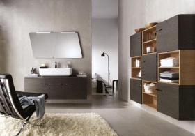 Do malých místností je ideální Twin klozet (IDEAL STANDARD), jehož pevnou součástí je bidet. Cena včetně klozetového sedátka 22 795 Kč, upevňovací modul do zdi 2 471 Kč, AMERICAN STANDARD