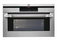 Kompaktní vestavná trouba s mikrovlnnou KB9810E (AEG -ELECTROLUX) nabízí 8 ohřevů a 12 automatických programů. Součástí je i elektrický gril. Je vybavená elektronickým ovládáním Touch-Tronic Control a speciální úpravou proti otiskům prstů. Cena 32 990 Kč, ELECTROLUX