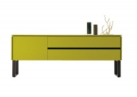 Komoda Convivio, šíře 200 cm, výška 77 cm, hloubka 58 cm, zelený lak, cena 108 100 Kč, NOBIS STUDIO