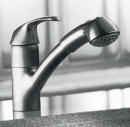 Z ušlechtilé oceli je kuchyňská baterie Alira, která stojí 18 792 Kč, GROHE