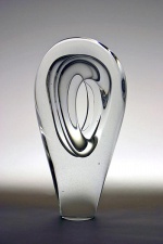 Váza Drop, křišťál, foukané sklo z ruky, v. 30 cm, cena 10 200 Kč, LASVIT