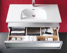 Umyvadlo Living Loft, rozměr 93,5 x 47 cm, cena 14 302 Kč, skříňka pod umyvadlo, cena 27 996 kč, LAUFEN BATHROOM