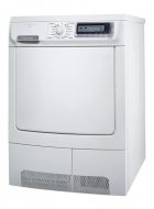 Napařovací sušička Iron Aid EDI 96150 W (Electrolux), kondenzační sušička, parní program proti pomačkání oděvů, buben z nerezové oceli, energetická třída C, vnitřní osvětlení, příkon 3 700 W, cena 28 990 Kč, ELECTROLUX