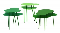Sada 3 stolků Amazonas (Offecct), inspirace z leteckých snímků amazonského deštného pralesa, úložný prostor, lakovaný kov, rozměr 40/41 x 35/45 x 50/57 cm, cena za set 17 431 Kč, SCANDIUM