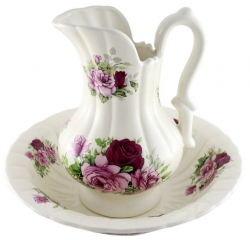 Porcelánový džbán s mísou, objem 3,8 litru, cena 1 190 Kč, www.dekorace-provence.com
