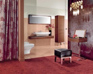 Koupelnová kolekce Bellevue (Villeroy & Boch), mořená dřevěná dýha do odstínu wengé, zrcadlo, cena 34 820 Kč, vysoká skříň, cena 58 905 Kč, umyvadlo se spodní skříňkou, cena 63 454, SANITOP